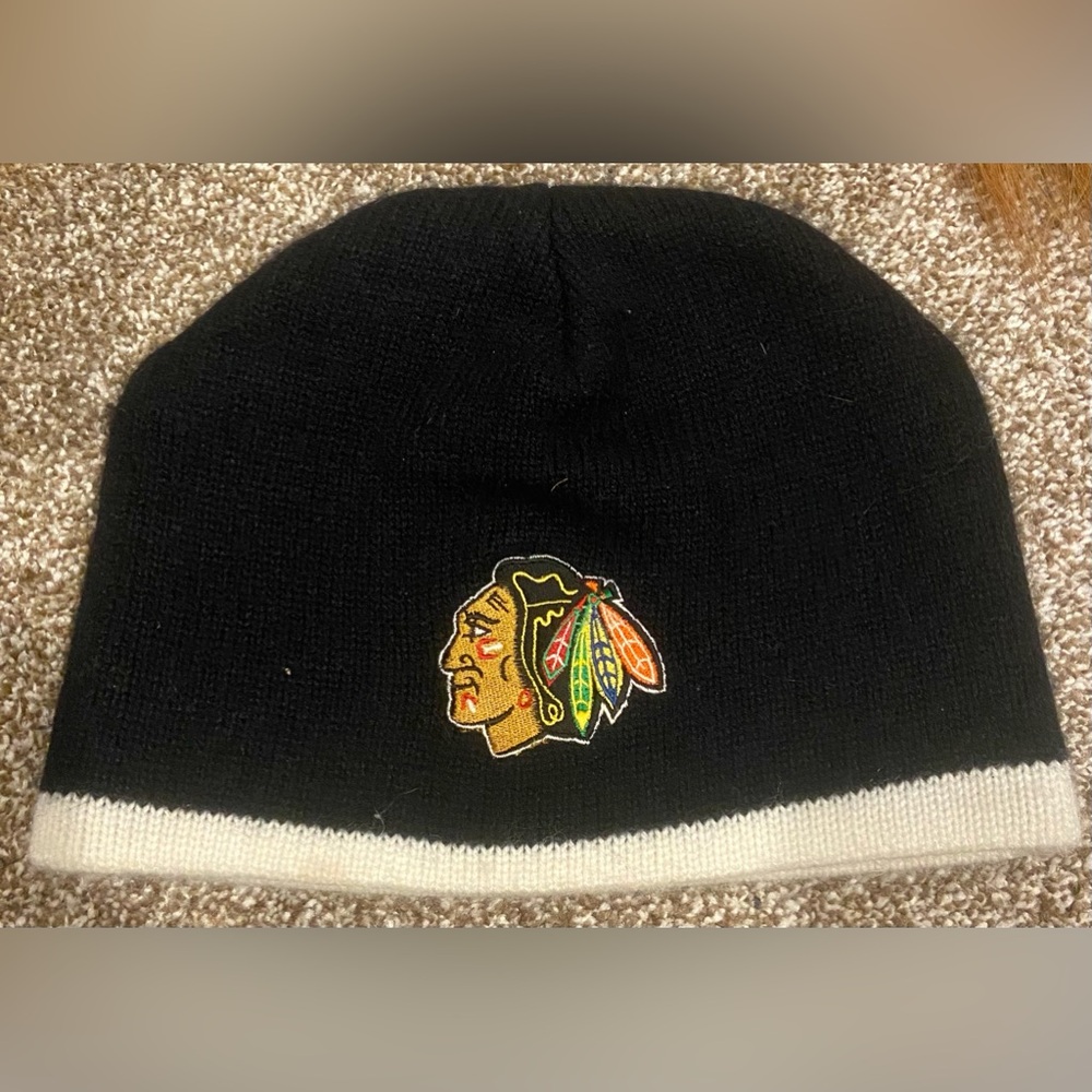 Chicago Blackhawks NHL Team Logo Knit Hockey Beanie Cap Toque